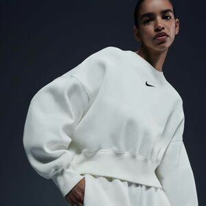 Nike Women's White Phoenix Fleece Cropped Sweatshirt